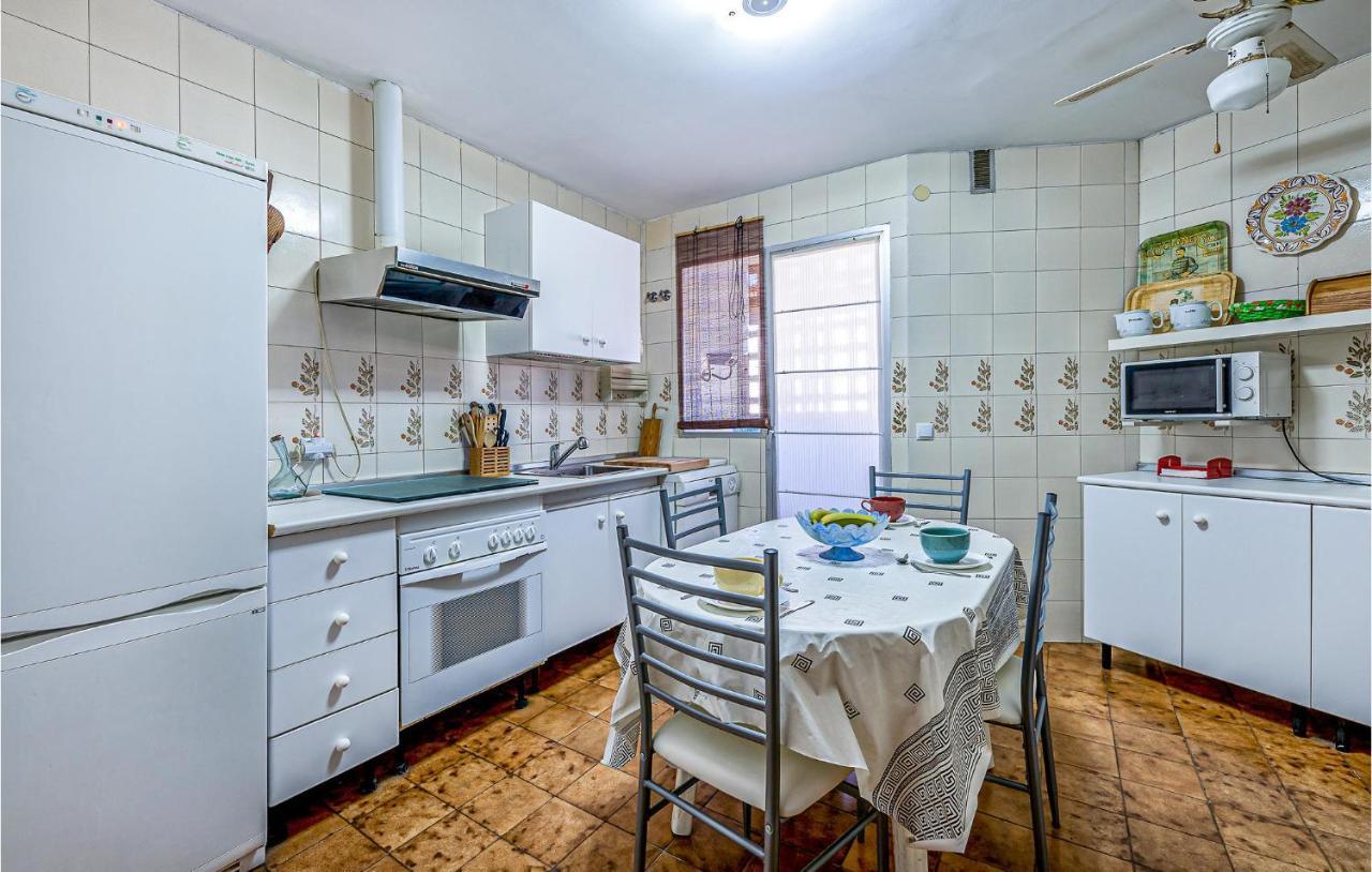 4 Bedroom Nice Apartment In Torremolinos Kültér fotó