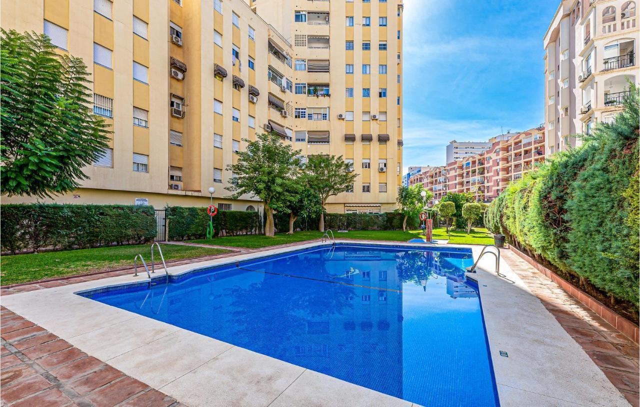 4 Bedroom Nice Apartment In Torremolinos Kültér fotó